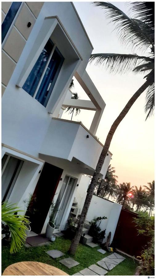 Ayona Beach Villa Katuneriya Esterno foto