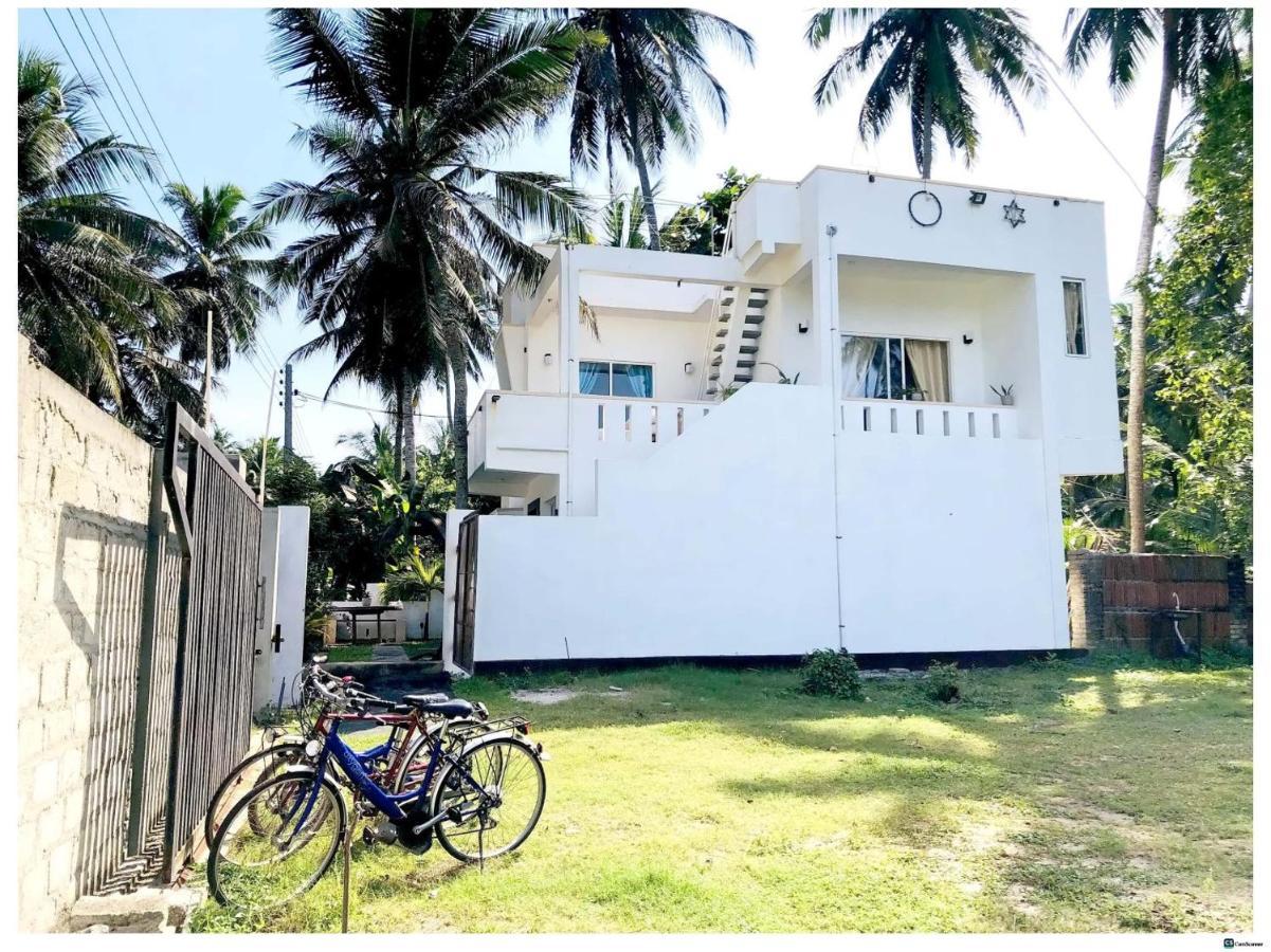 Ayona Beach Villa Katuneriya Esterno foto