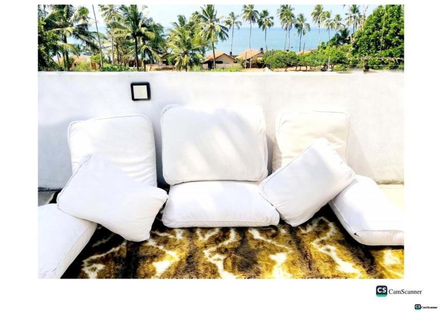 Ayona Beach Villa Katuneriya Esterno foto