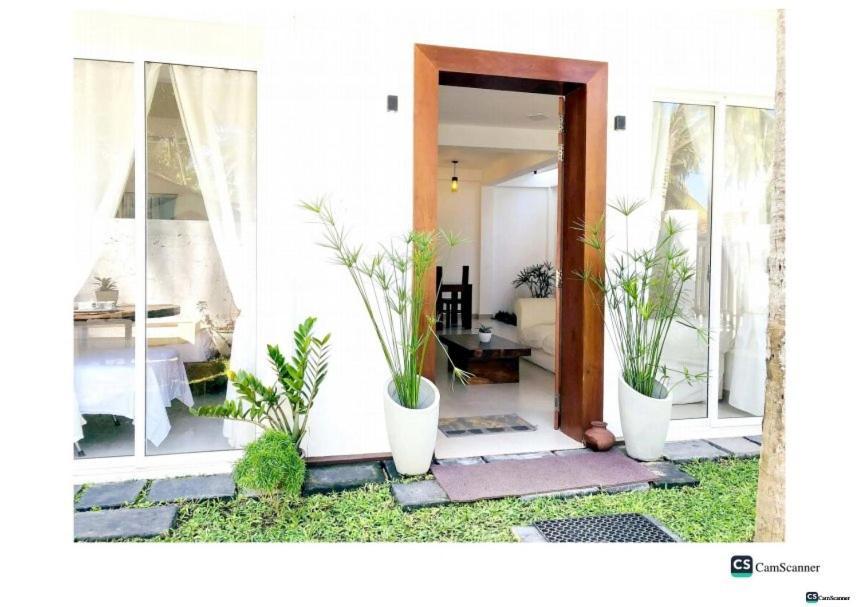 Ayona Beach Villa Katuneriya Esterno foto